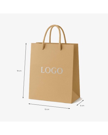 Sac cadeau camel petit format personnalisé argenté à chaud, chic et durable