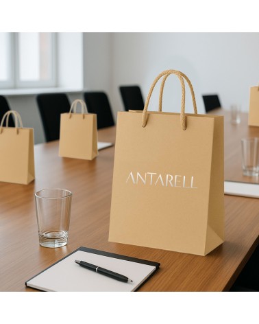 Sac cadeau camel petit format gamme échantillon Antarell personnalisé argenté idéal pour un événement luxe