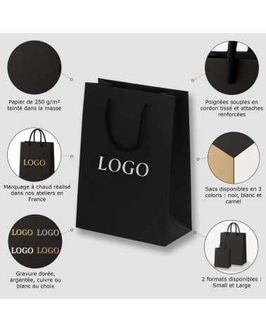 Gros plan sur la personnalisation blanche gravure à chaud du sac cadeau noir grand Antarell