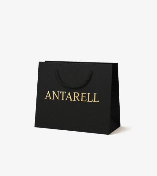 Sacs papier personnalisés noir grand format horizontal Antarell avec marquage doré à chaud intemporel